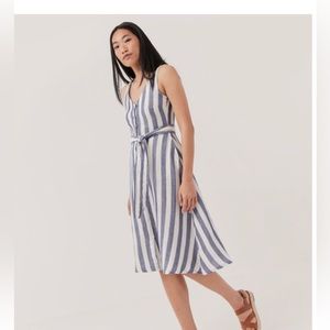 NWT- Women's Mariner Stripe The Harbour Midi Dress
Size: Medium (6-8)